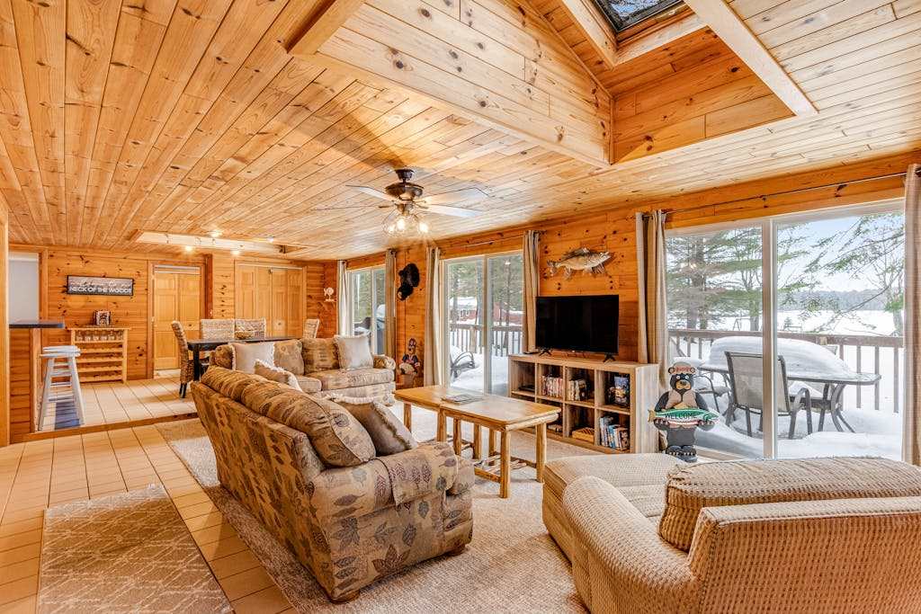 Lakefront, dog-friendly home with dock, kayaks, deck, & washer & dryer