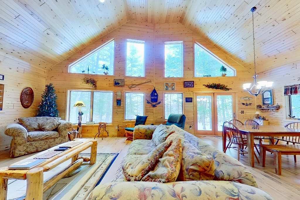 Dog-friendly lakefront lodge with firepit, dock, & gas fireplace