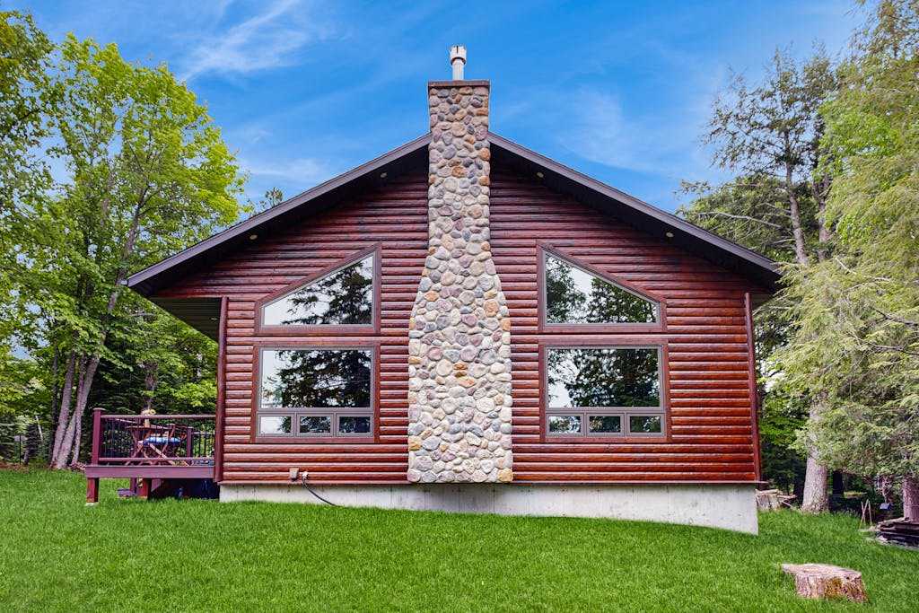 Beacon Point - Lakeside cabin in Presque Isle with a firepit and water access