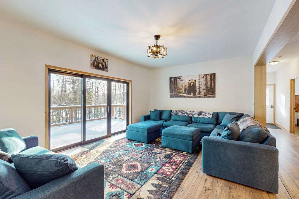 Lakefront escape on Sugar Maple with dock, firepit, kayaks, & gas grill- Dogs-OK
