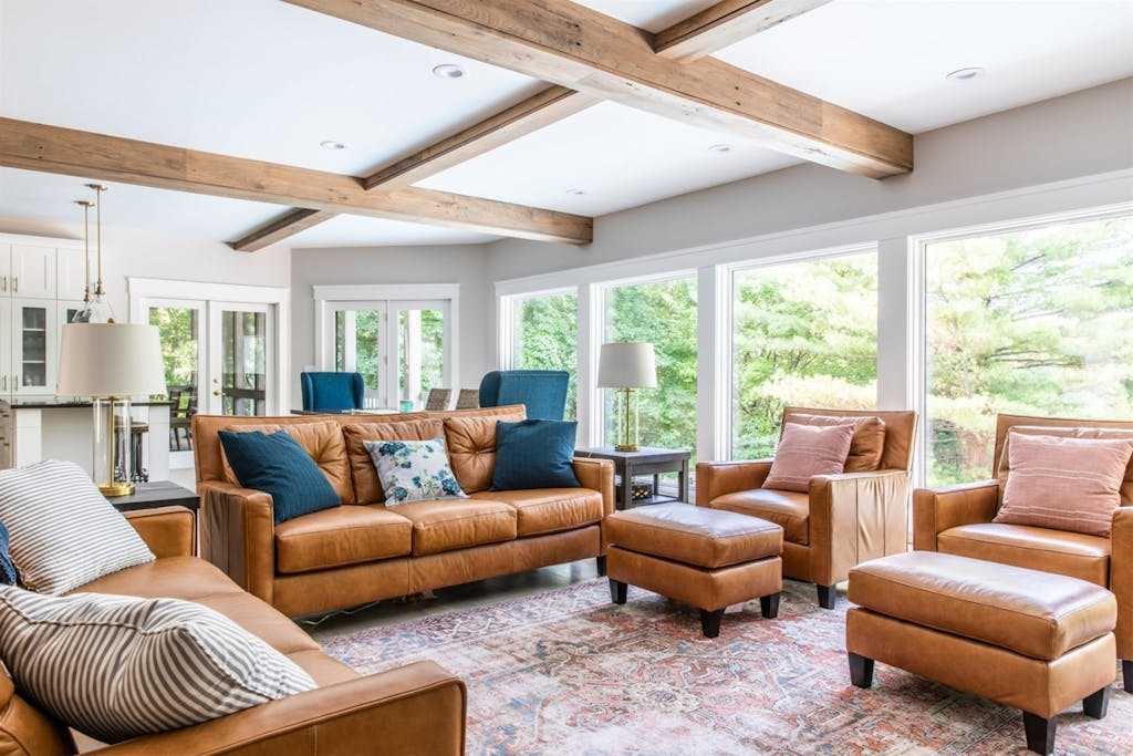 Dog-friendly house with private heated outdoor pool, hot tub & Ping-Pong