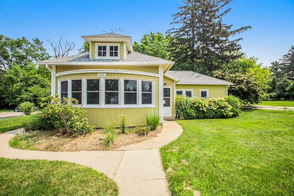 Wonderful Downtown Gem with Fast WiFi, Firepit, & Central AC - Walk to the Beach