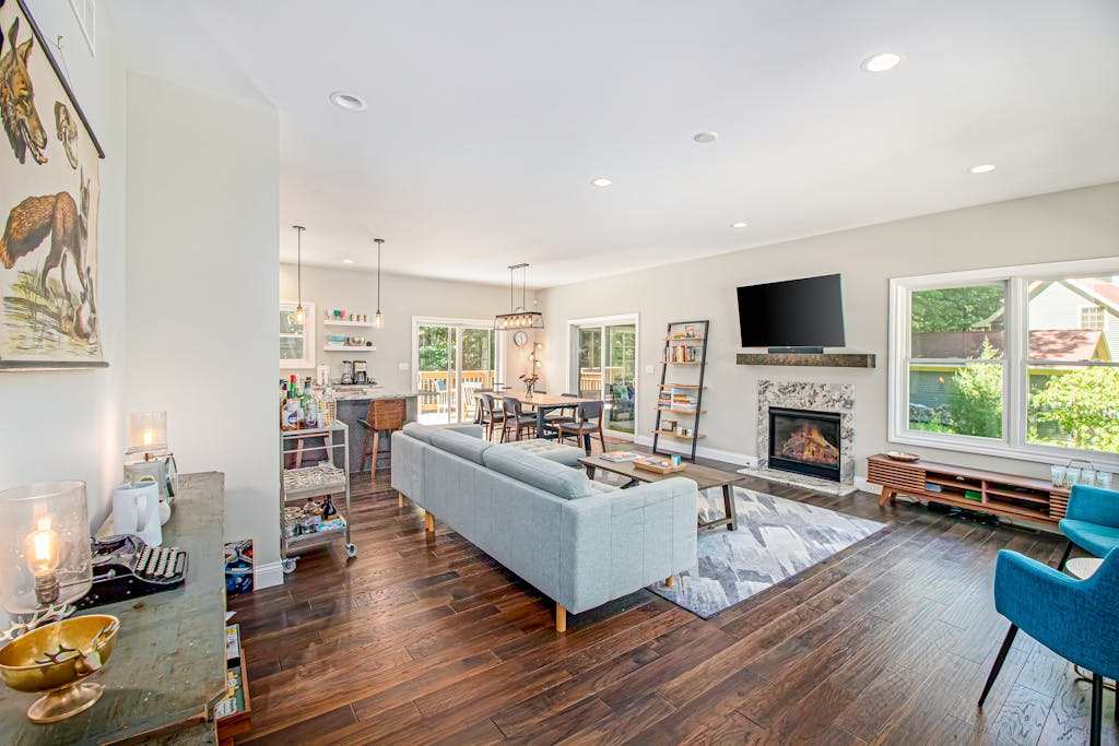 Fantastic family home near the lake with WiFi and large deck