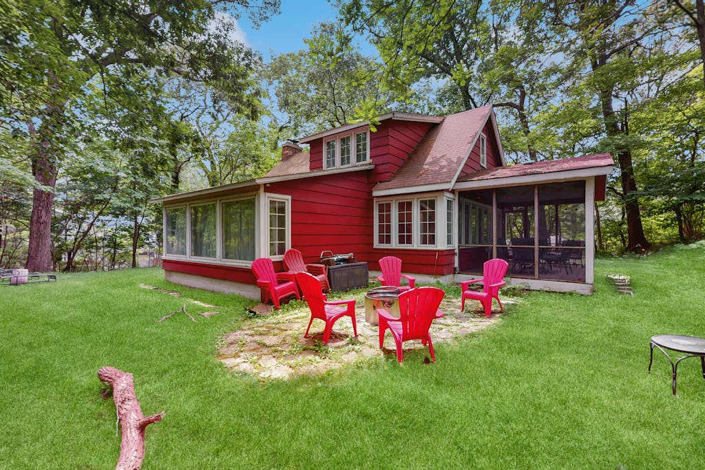 Cute Cottage by the Lake with Private Hot Tub, Firepit, Screened Porch & Fast WiFi