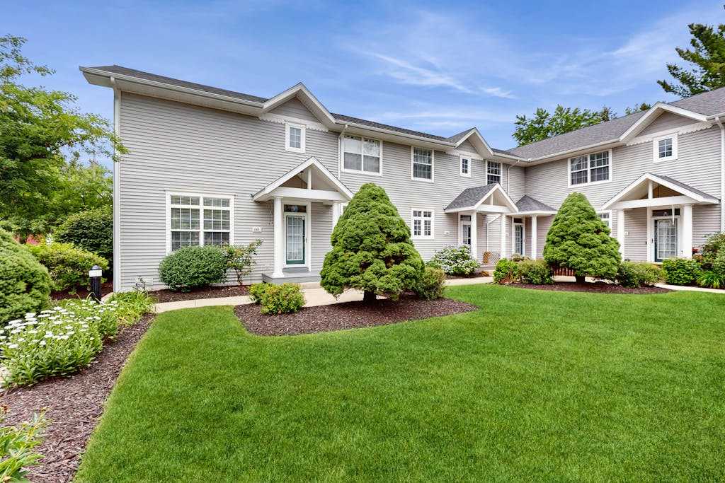 Spacious downtown condo just one block from Kalamazoo River