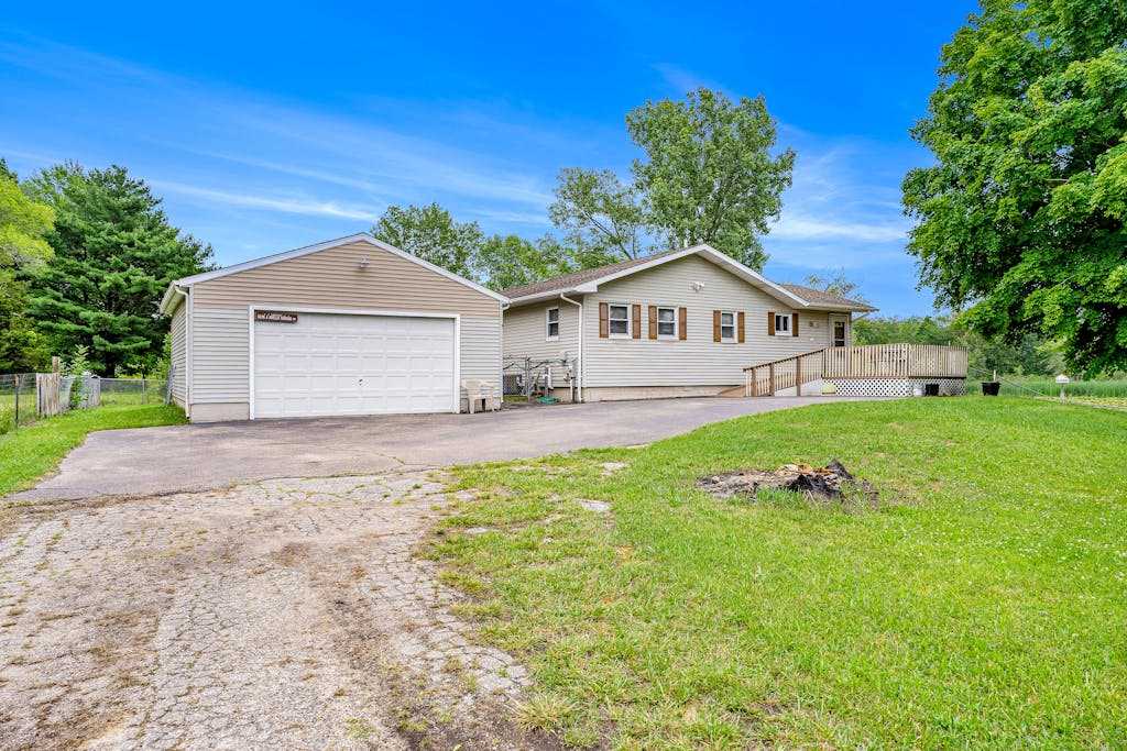Fontano Casa - House in Coloma near Michigan's Great Lakes