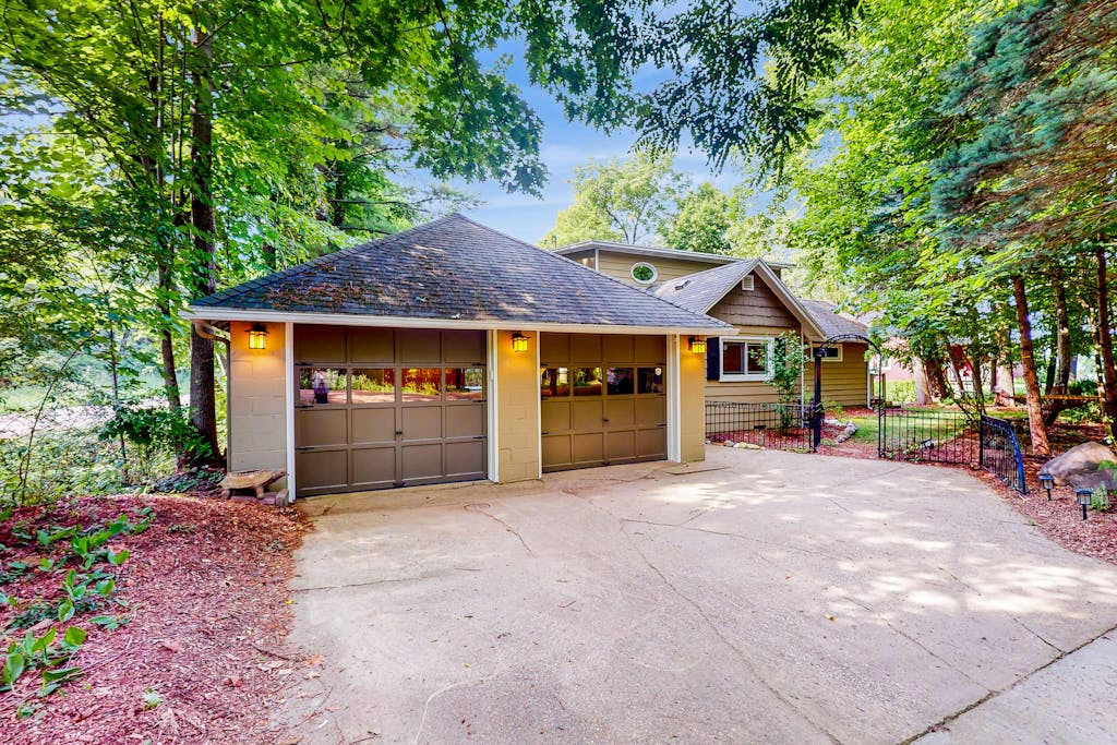 Lake Michigan Retreat with large patio, gas grill, fire pit, & outdoor hot tub