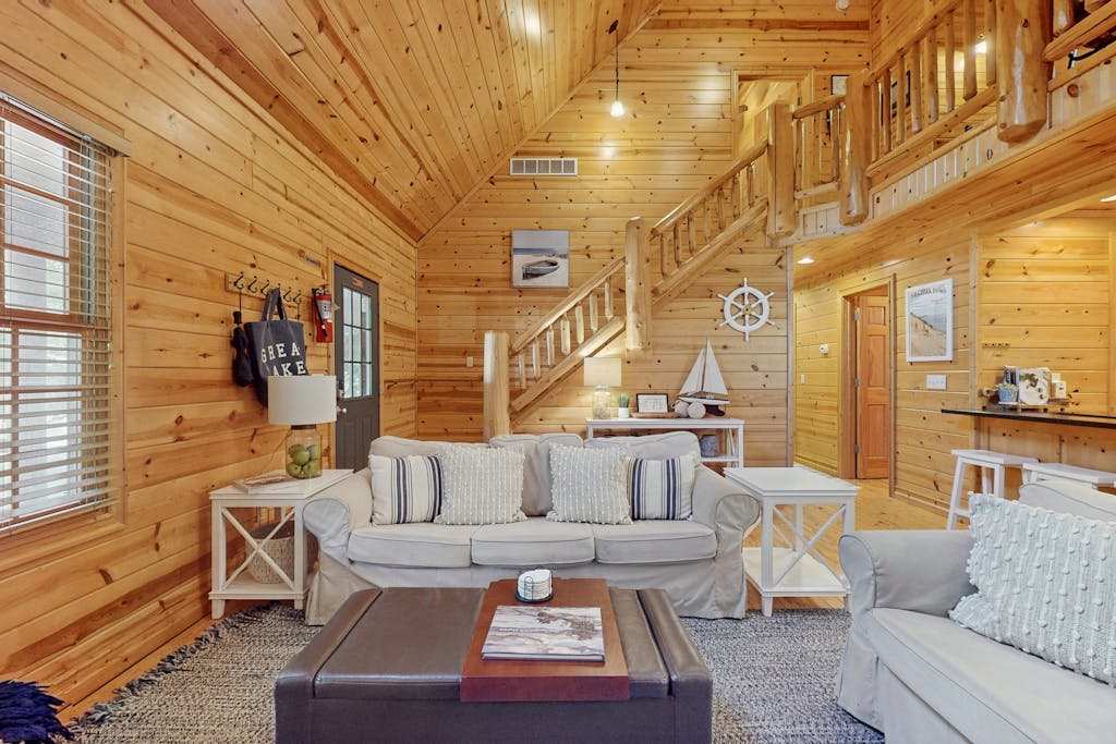 Classic Family Cabin with Screened Deck, Free WiFi & Hot Tub