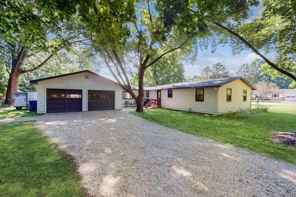 Peaceful Home with Firepit, Gas Grill, WIFI,  Private W&D & Nearby Beach Access