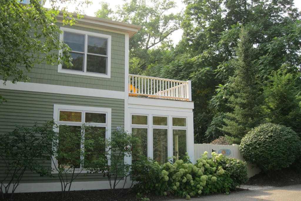 Beautiful 2-Story Home Near Beach with Firepit, WiFi, Central AC - Dogs OK