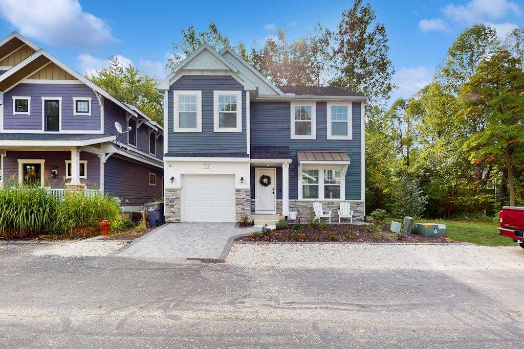 South Haven retreat with access to Harbor Club Resort amenities