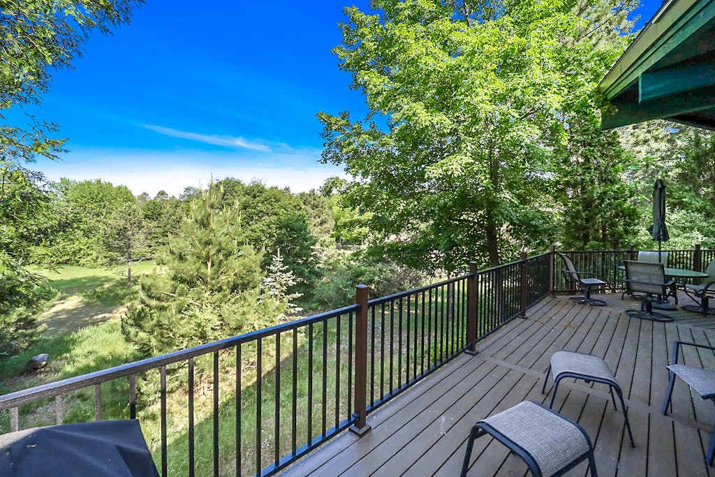 Warm & inviting retreat with a washer & dryer, central AC, fast WiFi, & gas grill