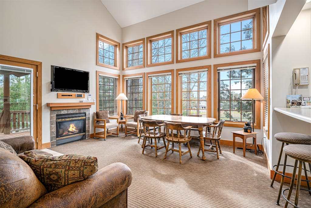 Exquisite dog-friendly condo with pool, tennis, hot tub, skiing, & central AC