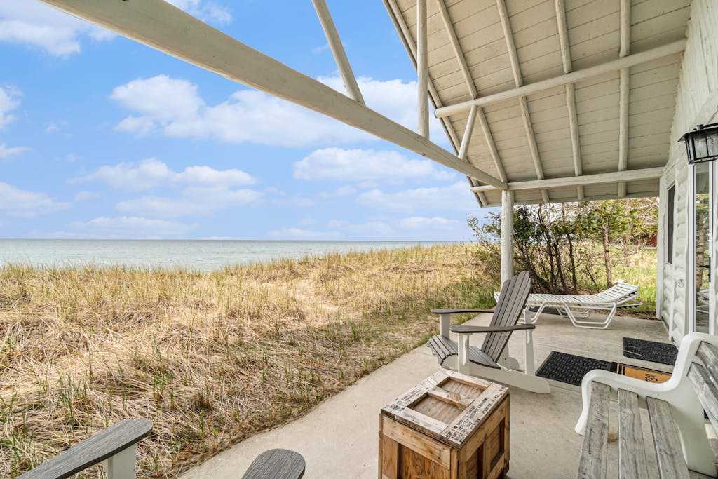 Lakefront cabin with 100 ft of Lake Michigan beach, full kitchen, loft, & deck