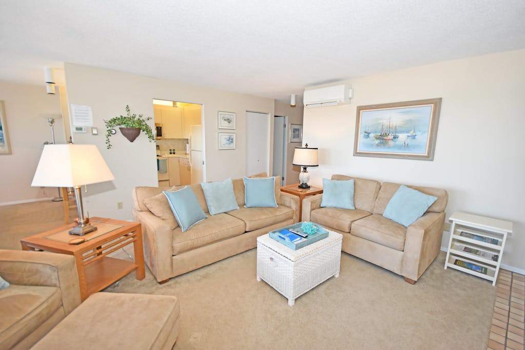 Beachfront condo with gorgeous Lake Michigan views, deck, fireplace, washer & dryer, AC
