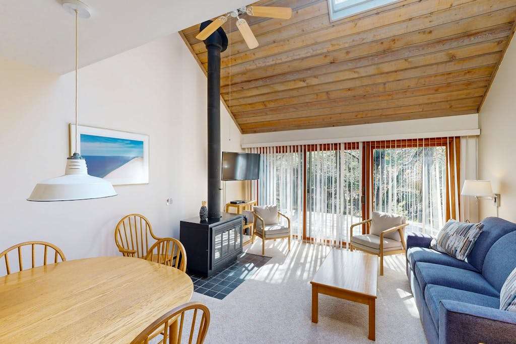 River-view condo on Crystal River with loft, deck, community firepit & fireplace