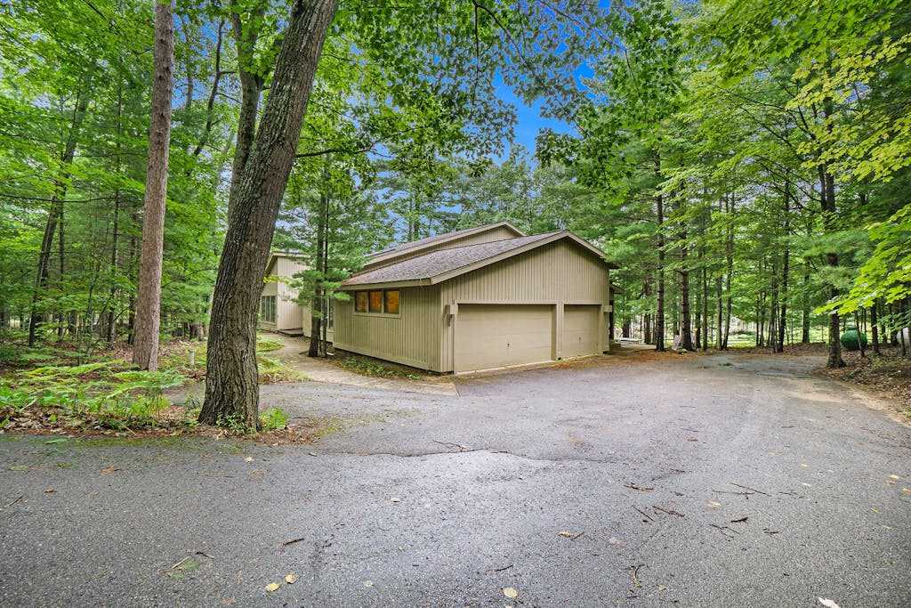 Single-level condo with a full kitchen, & washer & dryer