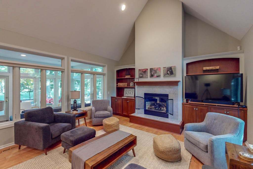 Luxury home with forest views, fireplace, deck, streaming, & washer & dryer