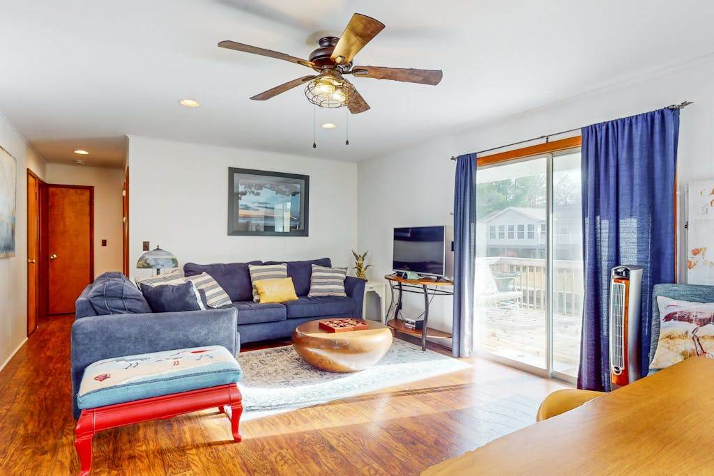 Water front home on canal with large patio, space for boat, & gas grill