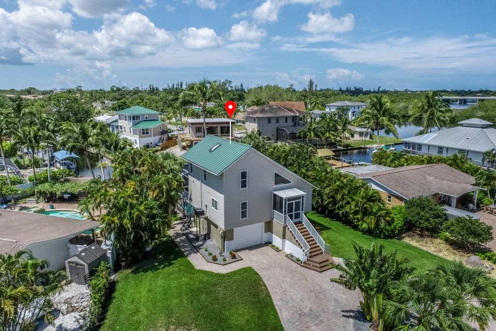 Waterfront home with private pool kayaks hot tub bicycles & washer & dryer