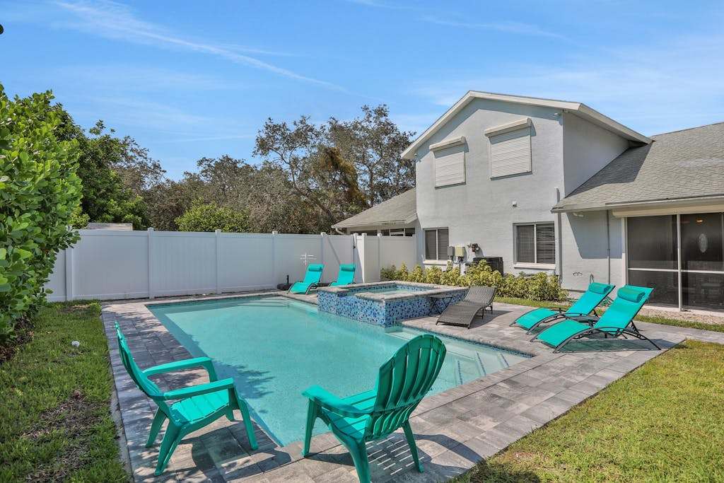 Trendy half of a duplex near the beach with private pool & spa