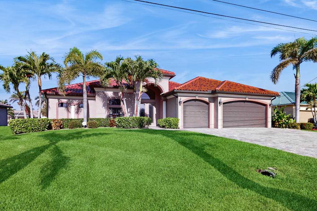 Elegant Cape Coral Retreat with Lanai Grill & Prime Location