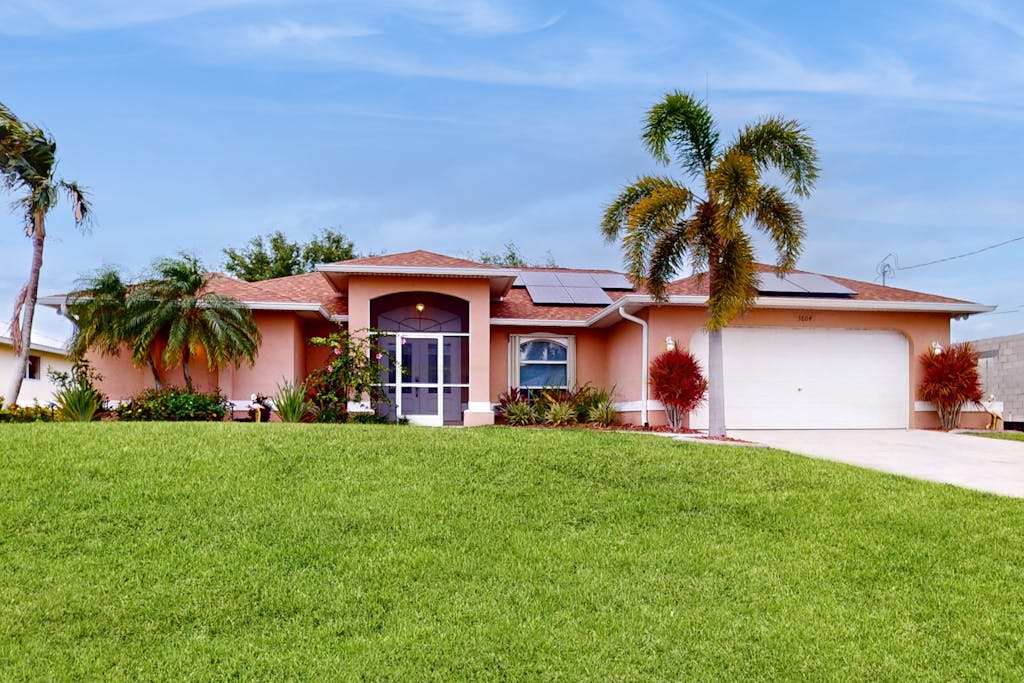 Canal front Cape Coral oasis with private pool hot tub & Dog friendly