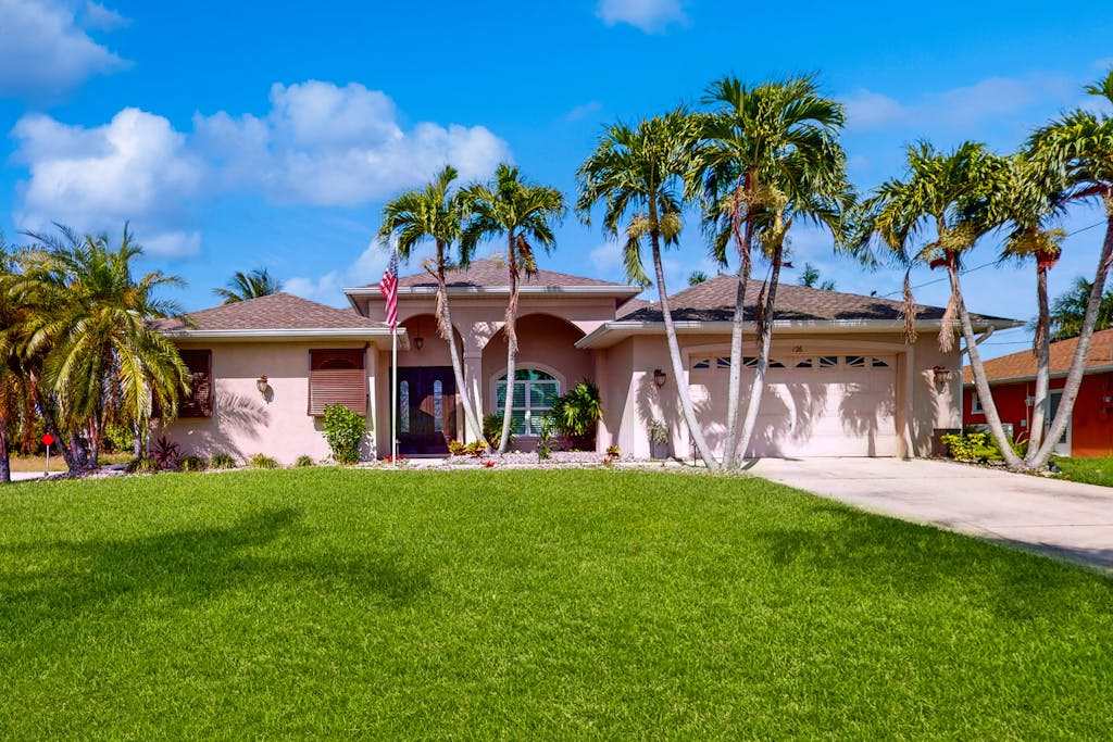 Canal Front Home with Private Pool & Dock WiFi & Pool Table
