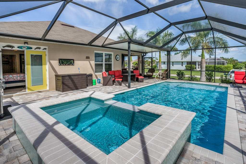 Serene home on a corner lot with a private pool pool spa AC & washer & dryer