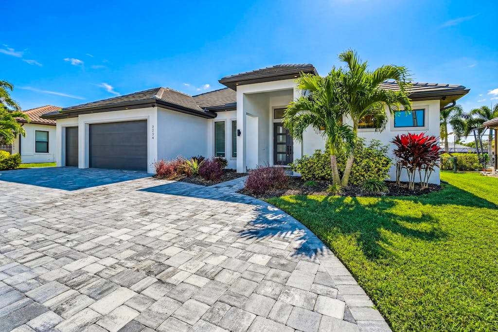 Newly built luxury home with private infinity pool canal views & washer & dryer