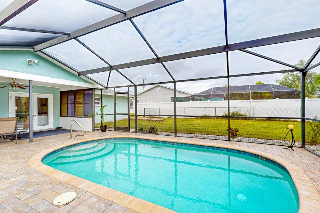 Cozy home with private pool, internet, & washer & dryer