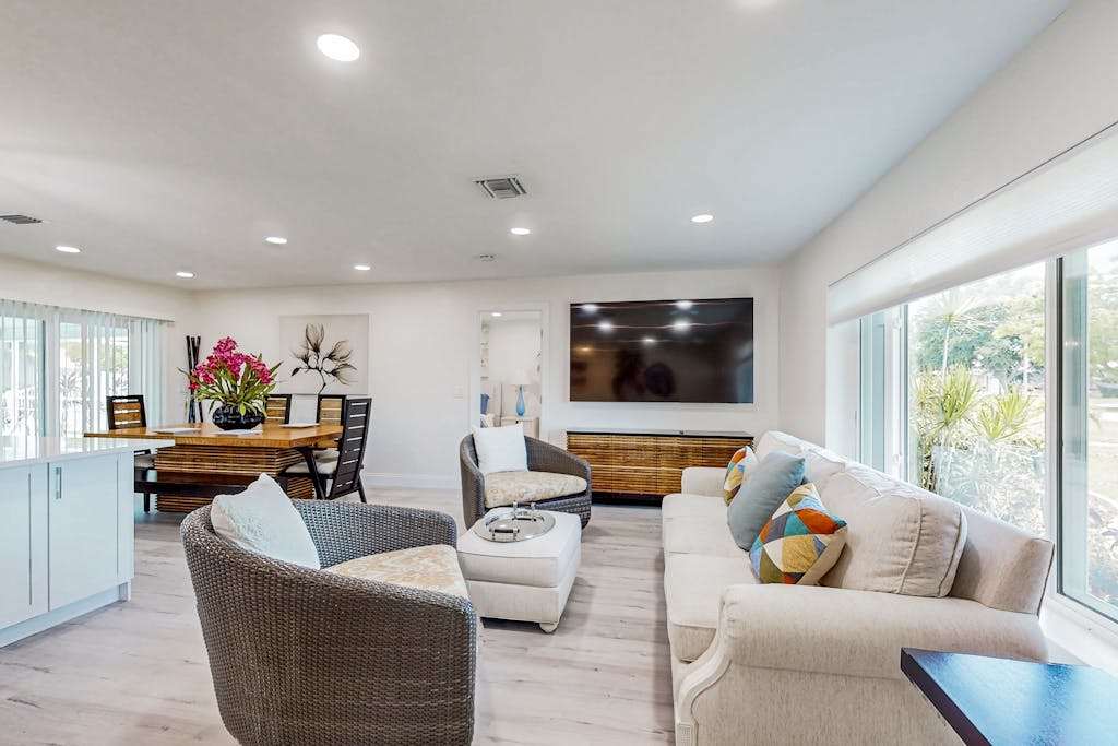 Waterfront Dog Friendly Home with Heated Pool Private Washer & Dryer Dock