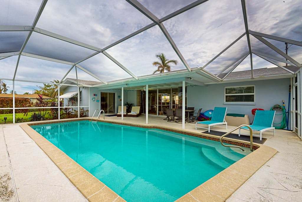 Gorgeous coastal home with private pool & close to everything