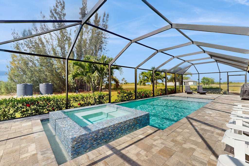 Quiet home with private pool hot tub & plenty of outside space