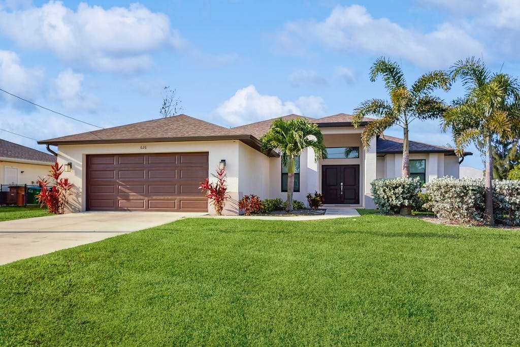 Spacious Canal Front home with private pool lanai Game Room