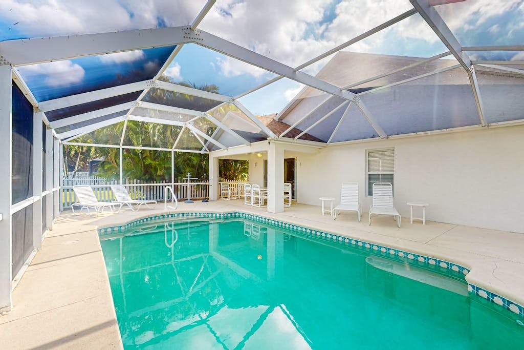 Quiet Fort Myers Getaway with Private Screened In Pool - Close to Beaches & Golf