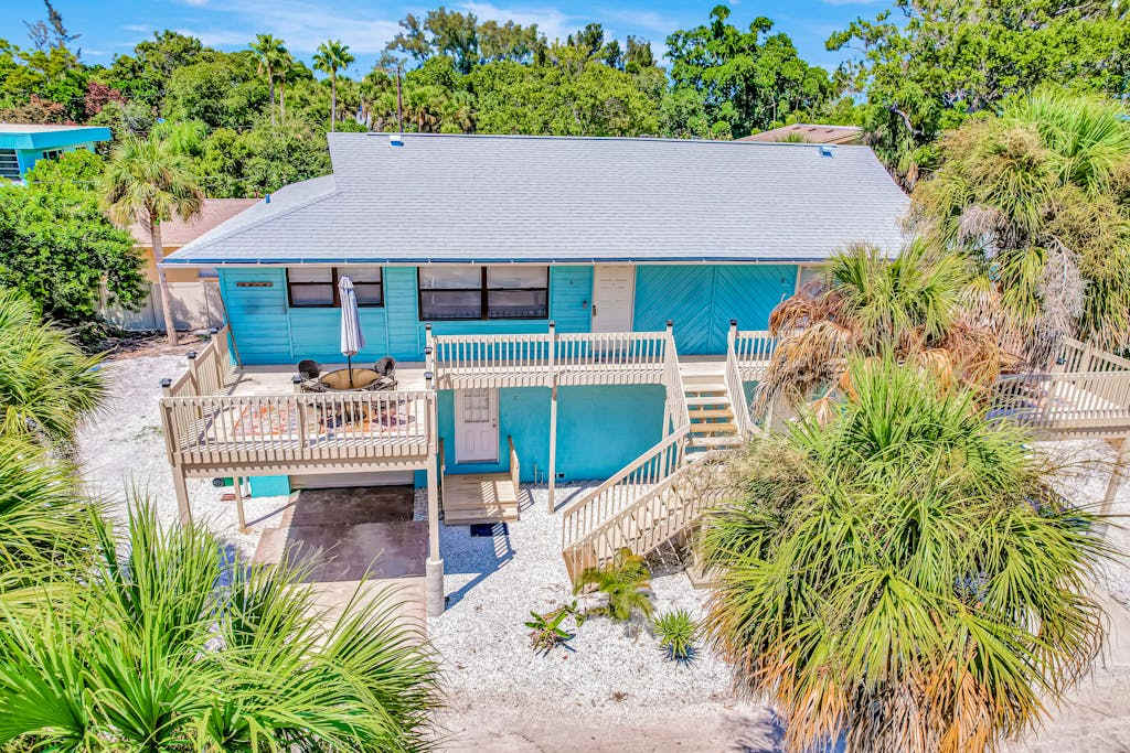 Cozy Coastal Quadruplex on Manasota Key, Dog-Friendly, Snowbird Specials Available (Unit B)