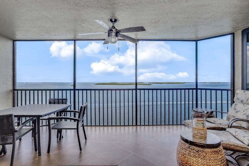 Bayfront escape with beach access & panoramic coastal views