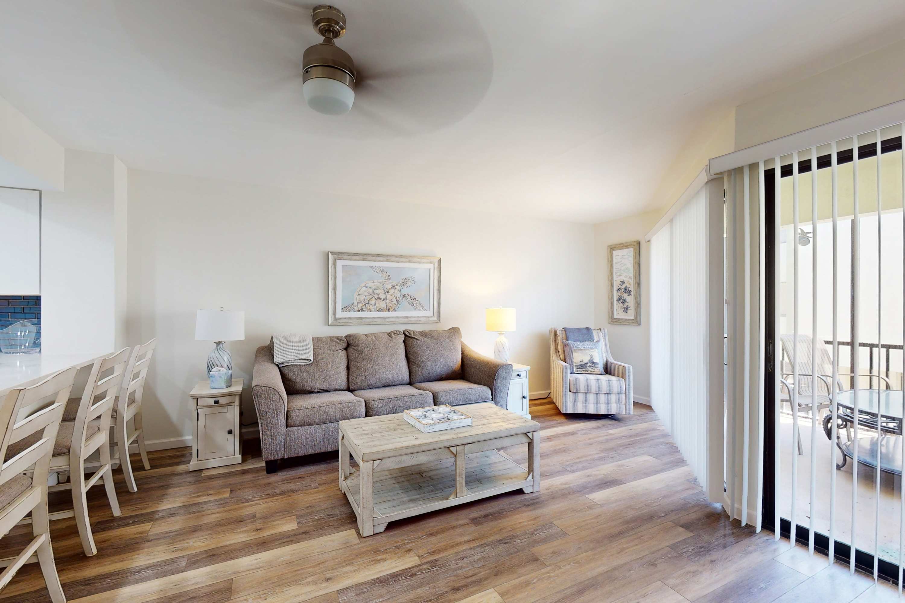 Beachfront condo with pool private balcony & washer & dryer