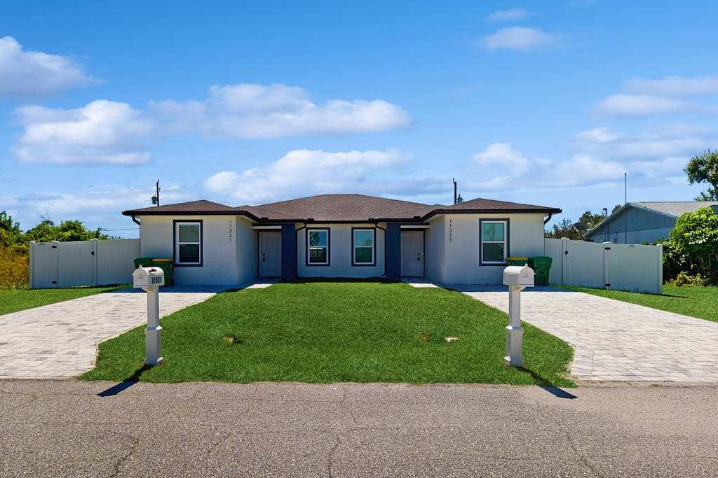 Dog friendly duplex with hot tub internet & washer & dryer