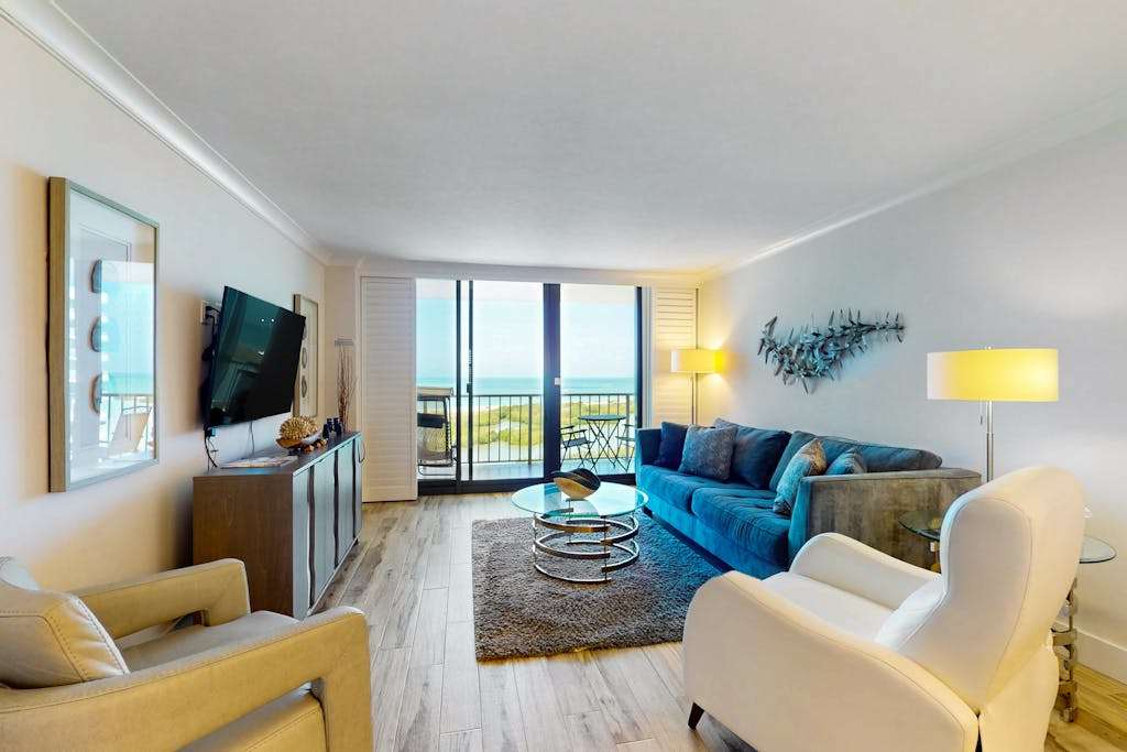 Gulf Front Condo on Tigertail Beach with Sunset Views Balcony Shared Pool & Tennis