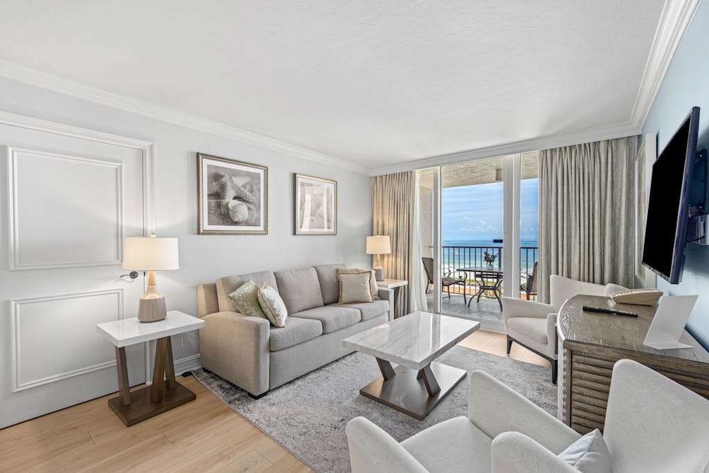 Gulf front condo with pool hot tub central AC view & on site restaurants