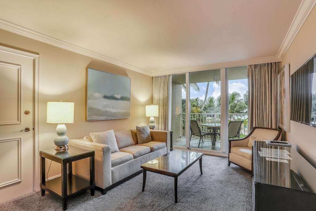 Renovated Gulf front condo with a pool a hot tub & central AC