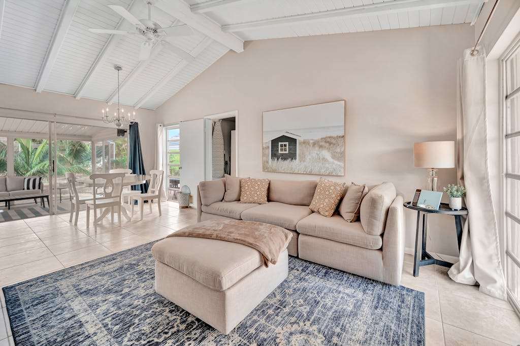 Updated tropical home with a private patio beach gear AC & washer & dryer