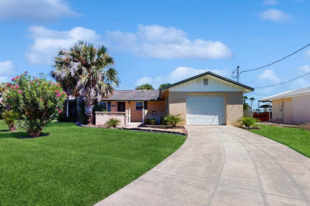 Waterfront home with private grill & washer & dryer & Gulf access