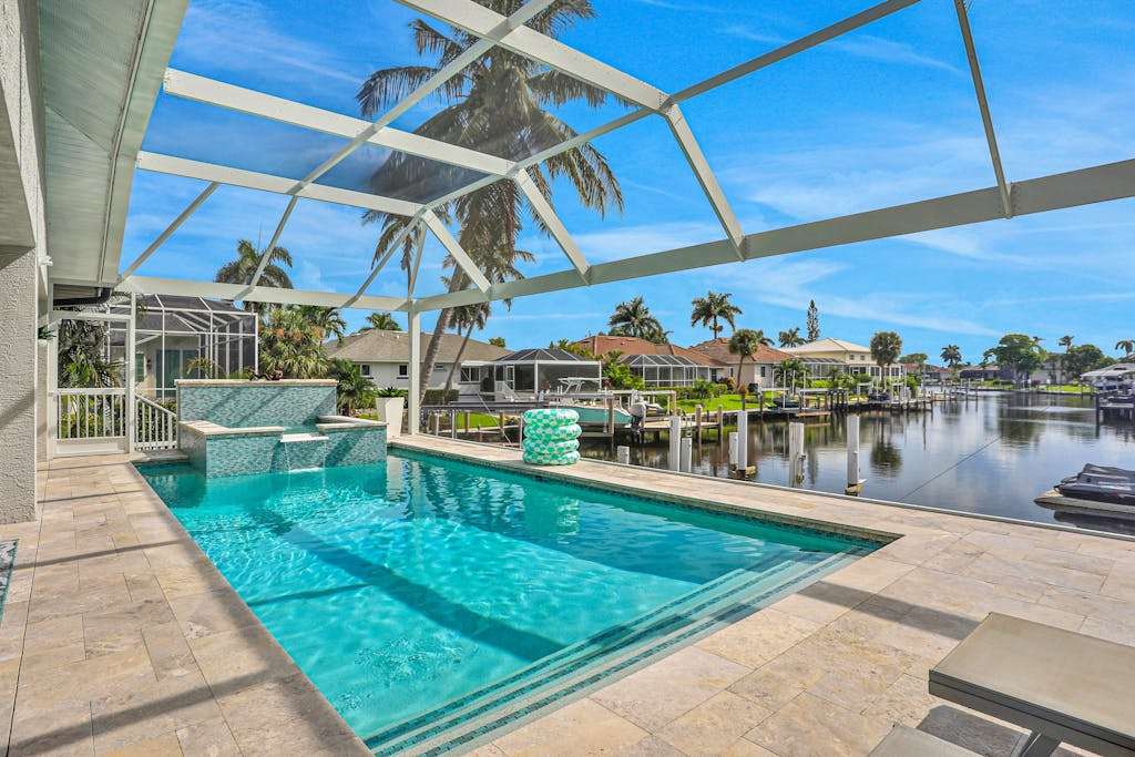 Canal front home with private pool spa washer & dryer & AC