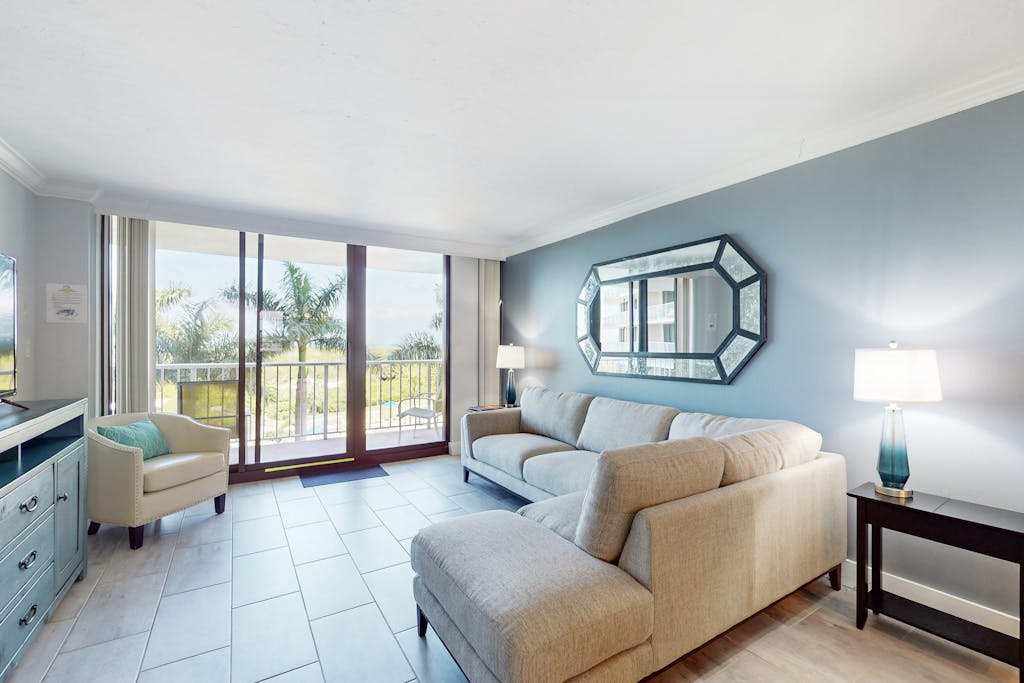 Serene views resort style amenities AC Pool walk to the beach
