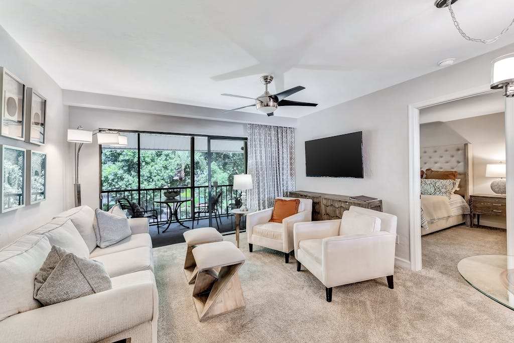 Your Serene Escape Awaits Discover Paradise in Naples at Park near beach & golf