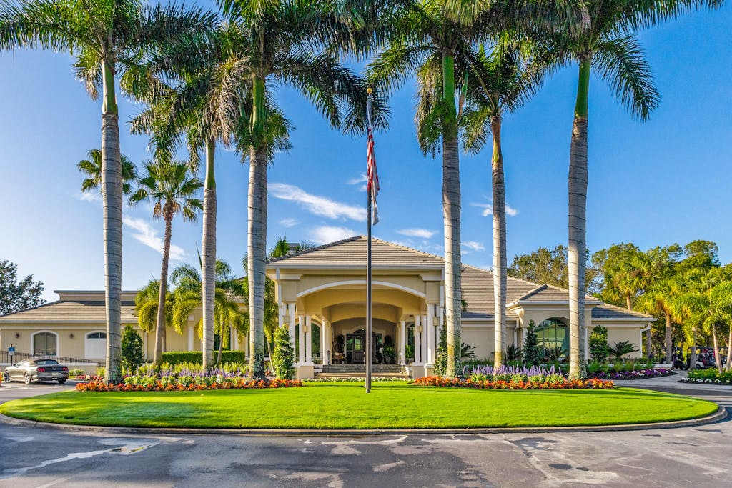 Resort community home with bikes screened porch on site golf & AC