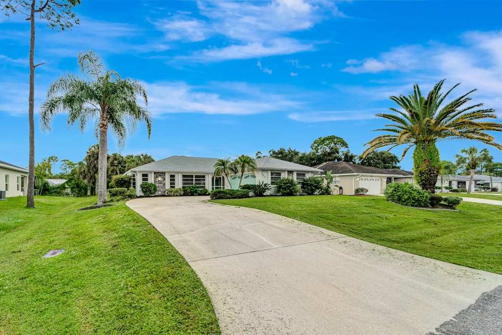 Relax & Recharge - Dog Friendly Home with Private Pool Extra Lot & More!